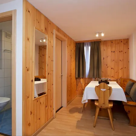 Felderhof Apartment *
